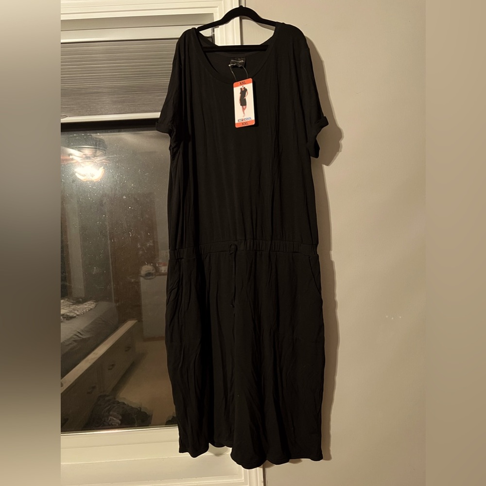Female, xxl, black romper. Never worn, tag still on.